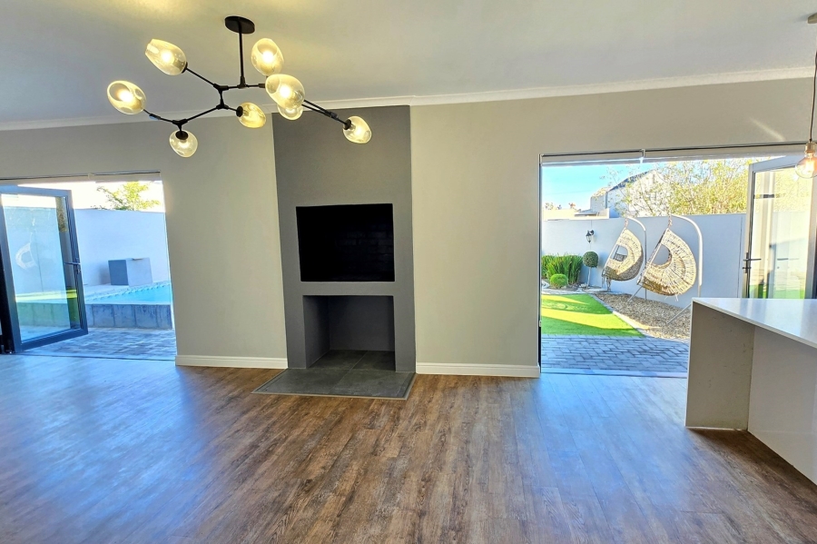 3 Bedroom Property for Sale in Aan de Wijnlanden Western Cape